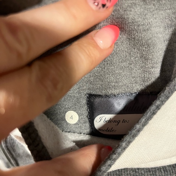 ⭐️Lululemon Scuba 114 - Picture 3 of 4